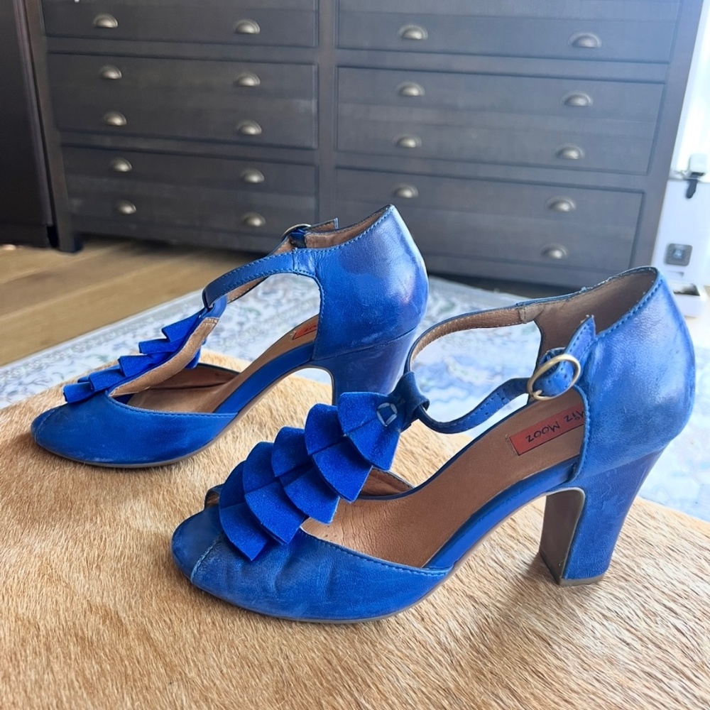 Miz Mooz blue leather heals. SZ 7.5